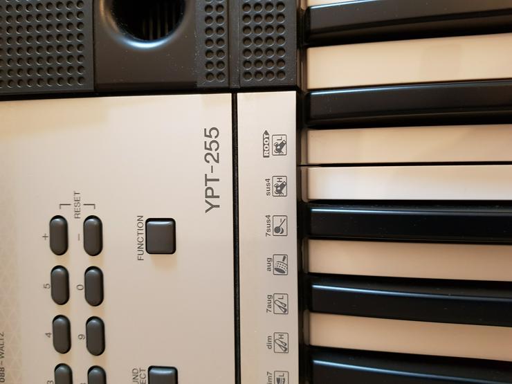 Yamaha YPT-255 incl. Ständer und Notenheft  - Keyboards & E-Pianos - Bild 5