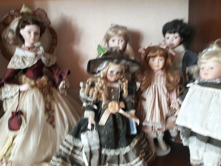 Bild 3: Puppen aus einer aufgelösten Sammlung