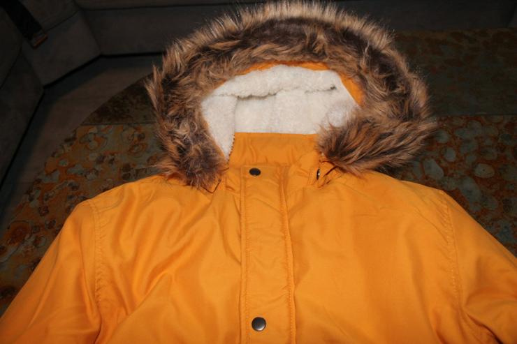 Sehr schöne Winterjacke mit Kapuze Größe 164 - Schneeanzüge, Winterjacken & Regenbekleidung - Bild 3