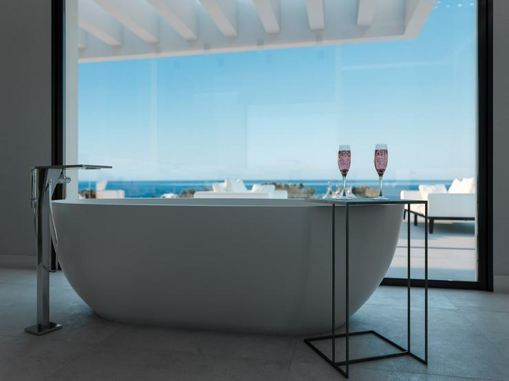 Bild 12: Hervorragende Luxusvilla am Strand in Marbesa, Spanien
