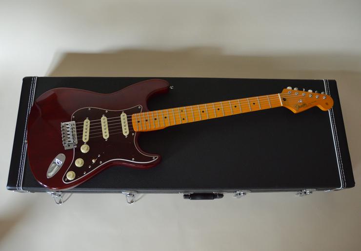 Wertvolle Stratocaster, Fender Original Pickguard/ Pickups