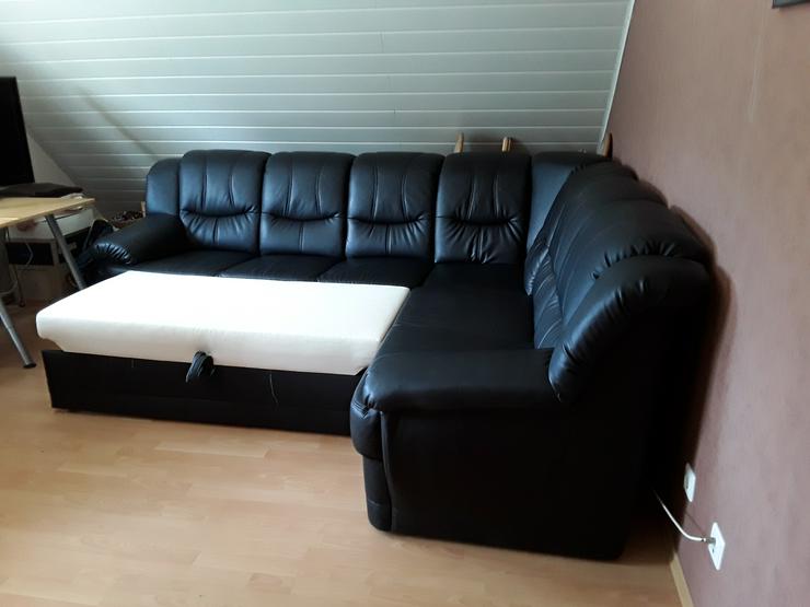 Bild 5: Sofa auch als Schlafcouch nutzen mit separatem Stauraum