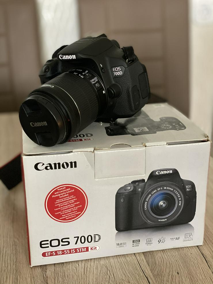 Bild 3: Canon EOS 700D + Extras ( 2x Objektiv + Tasche + Stativ)