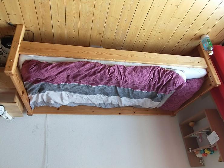 Thuka Kids Hochbetten - aus massiver Kiefer in Naturholz-Ausführung  mit Erhöhung und Sicherheitsumrandung - Betten - Bild 7