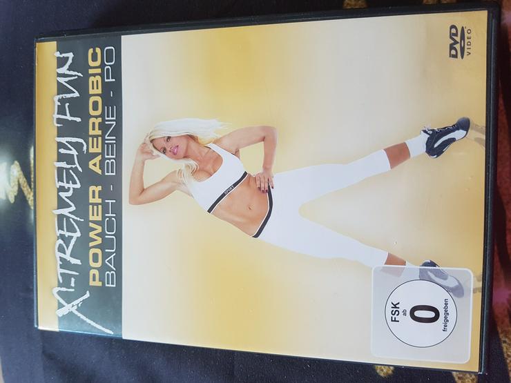 Bild 1: diverse Fitness DVDs