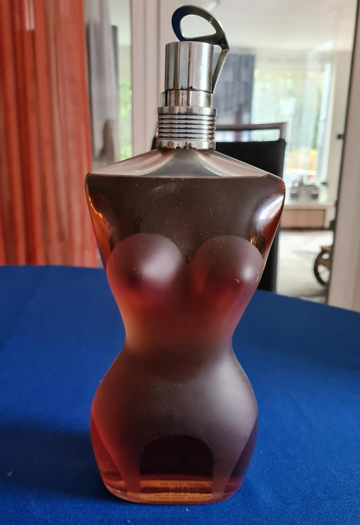 Bild 7: Jean Paul Gaultier Parfümflasche