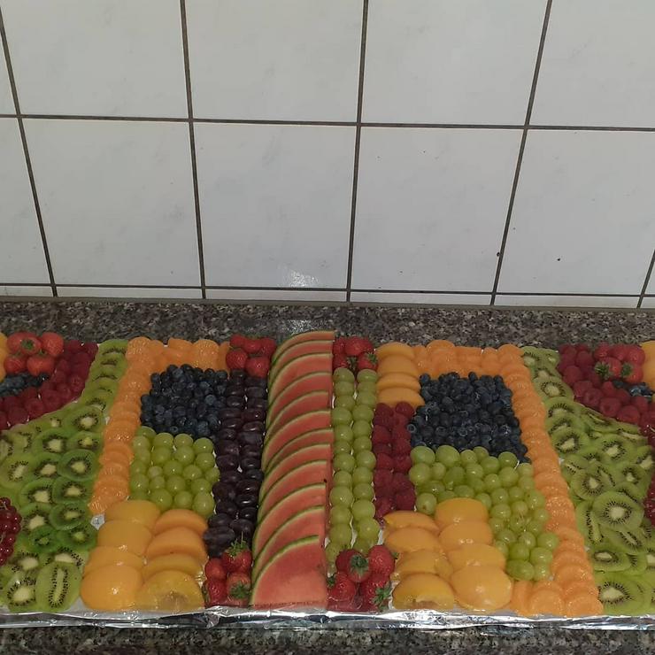 Bild 2: Belegte Platten Obst.Gemüse.Käse.Wurst und Fleischplatten 