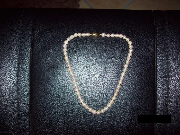 Echte Perlenkette, 41 cm lang, Verschluss 585-ger Gold, - Halsketten & Colliers - Bild 1