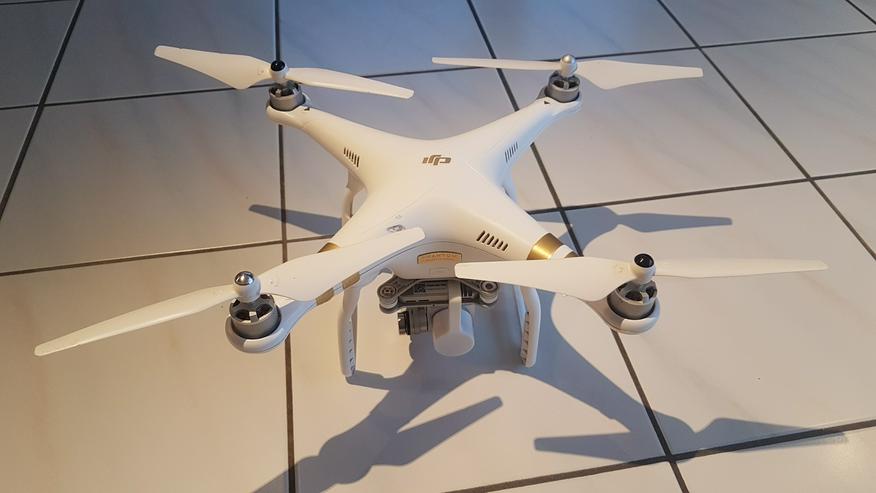 QuadCopter DJI Phantom 3 Professional mit 4K Kamera