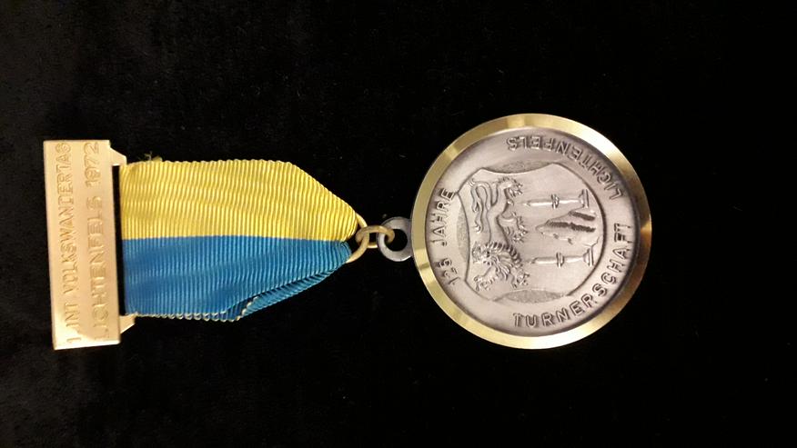 Wander-Medaille 1. Internationale Volkswandertag Turnerschaft Lichtenfels 1972 - Anstecker & Wappen - Bild 1