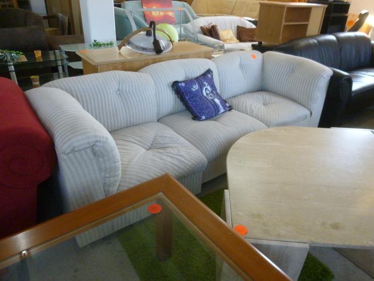 Bild 2:  Sofa, hellgrau gestreifter Stoff