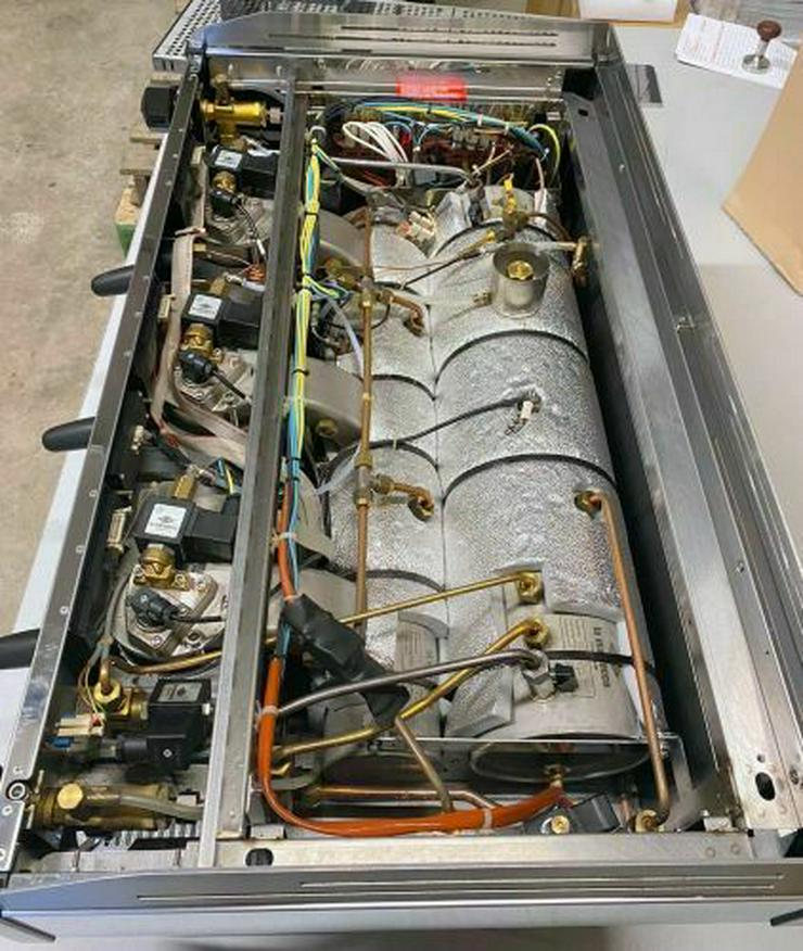 Bild 3: La Marzocco Linea PB AV Automatische 3-Gruppen-Espressomaschine 2019