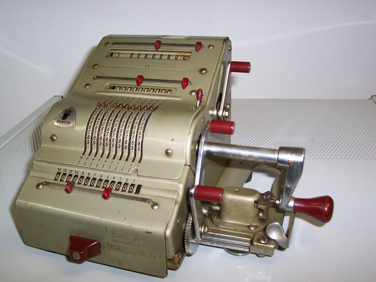 Alte Rechenmaschine - Schreibmaschinen & Bürotechnik - Bild 1