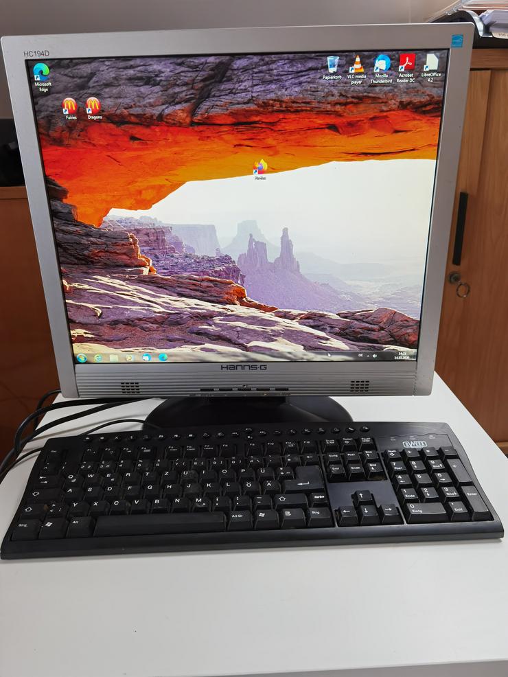 19 Zoll Monitor mit Tastatur - 19-21,9 Zoll - Bild 1