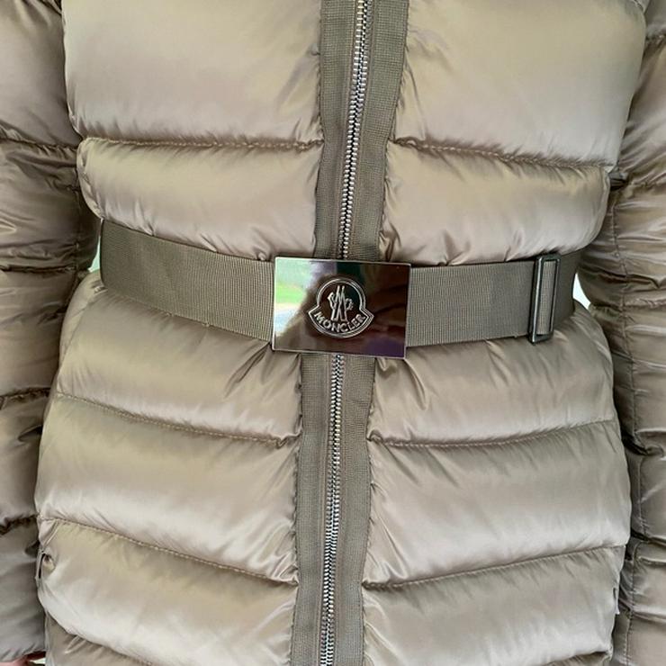 Bild 9: MONCLER Daunenjacke Damen