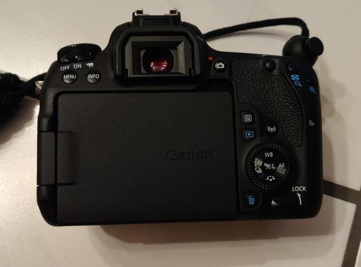 Bild 3: Canon EOS 77D inkl. 50mm Canon-Objektiv + Rucksack