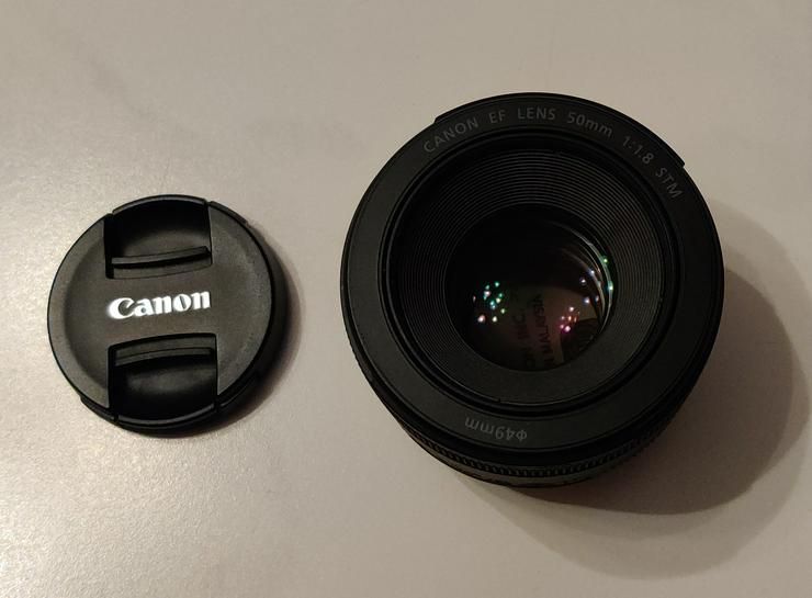 Bild 7: Canon EOS 77D inkl. 50mm Canon-Objektiv + Rucksack