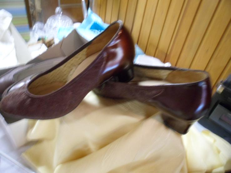Biete 6 Paar Leder-Damenschuhe , Größe 43H - Damen Schuhe - Bild 11