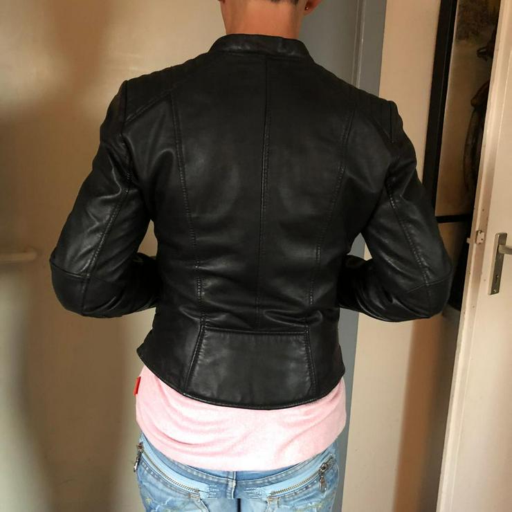 Bild 2: Schwarze kurze Lederjacke im Biker Stil, Größe M-( Neuwertig )