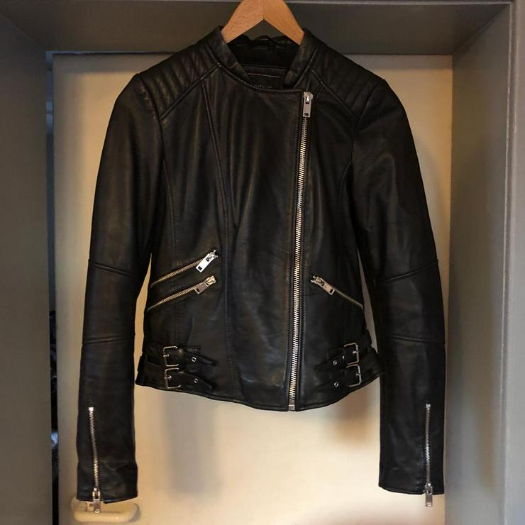 Bild 1: Schwarze kurze Lederjacke im Biker Stil, Größe M-( Neuwertig )