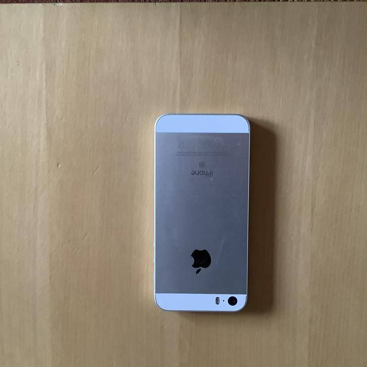 iPhone SE, Silber, 16GB, inklusive Schutzhülle in Originalverpack - Handys & Smartphones - Bild 2