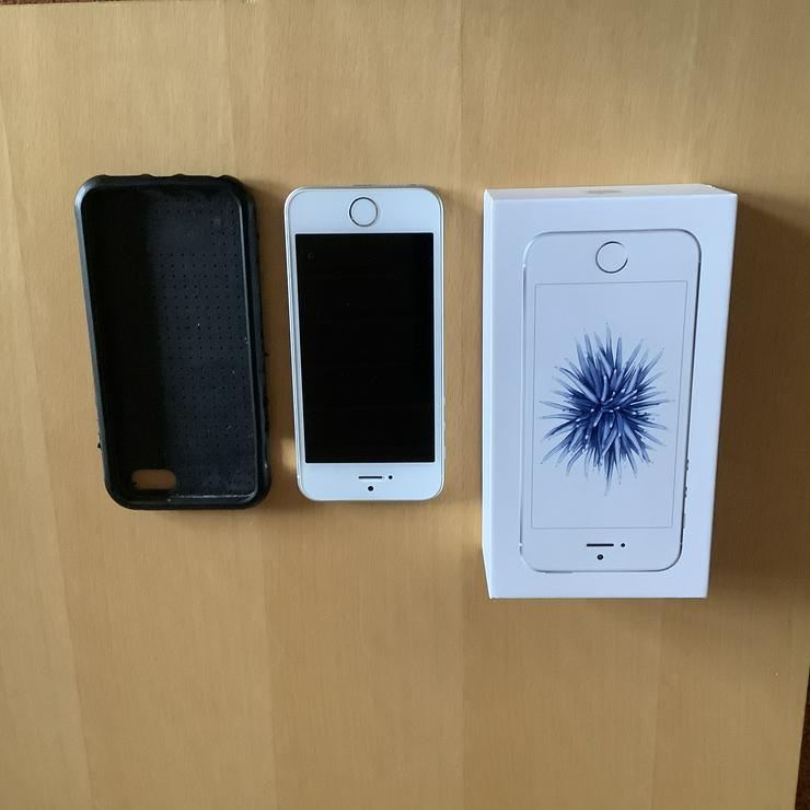 Bild 4: iPhone SE, Silber, 16GB, inklusive Schutzhülle in Originalverpack