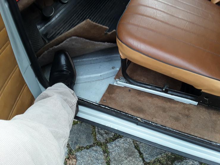 Bild 2: Trabant kombi 601 H Zulassung 