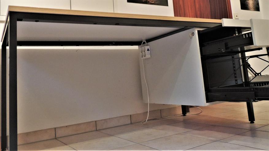 Bild 3: Voko Schreibtisch mit Stahlgestell und Unterbau. abschließbar - ideal für Homeoffice