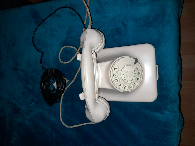 Biete sehr altes Telefon an es ist in einem Top Zustand  - Weitere - Bild 4