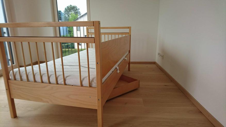 Schönes sehr gutes Holzkinderbett - Betten - Bild 3