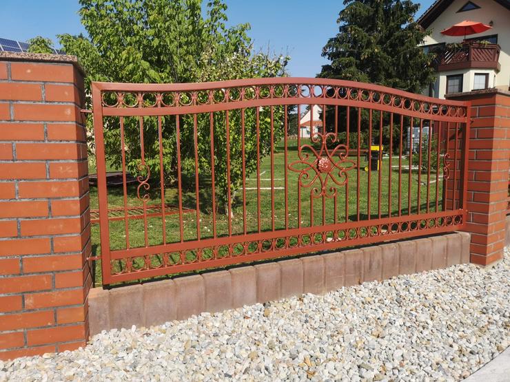 Bild 10: Zäune, Tore, Carport und Treppen aus Polen