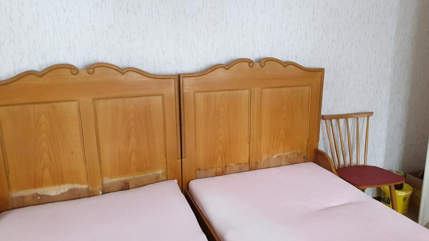 Schlafzimmerschrank Bett und Schminktisch  - Antiquitäten - Bild 3