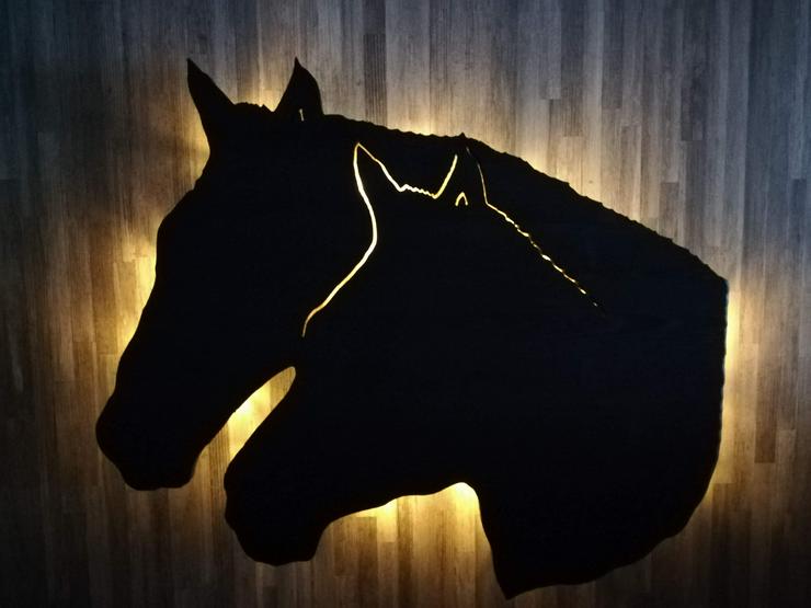 Bild 3: Dein eigenes Pferd als Wanddeko mit LED Beleuchtung
