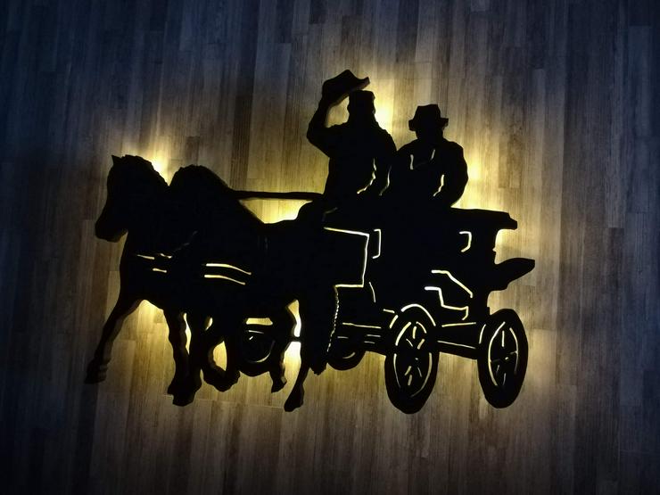 Bild 6: Dein eigenes Pferd als Wanddeko mit LED Beleuchtung