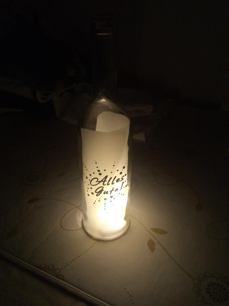 Bild 1: Flasche " Alles Gute " mit Beleuchtung
