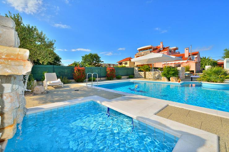 Bild 2: villa-dalmatina-zadar mit Pool. Kroatien Urlaub direkt von Vermieter bis 6 Personen 120m2, 3 Sch.Zimm