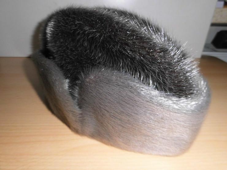 Echt-Pelz-Mütze von Rolandia Pelzmoden in grau Grösse 58 mit ausklappbaren Ohrklappen