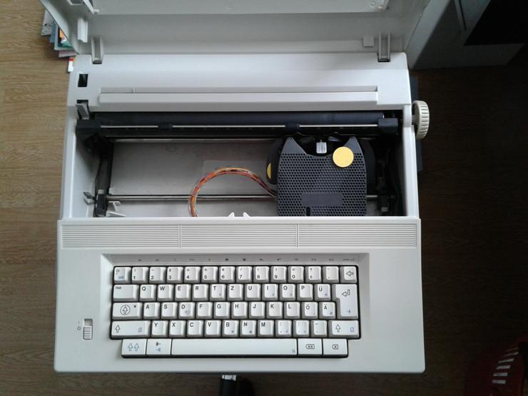 Bild 3: Schreibmaschine 