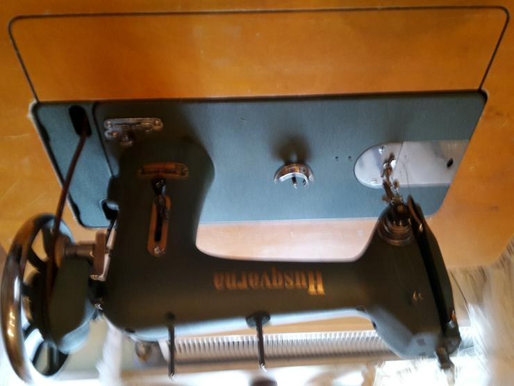 Bild 2: Schwedeische Husqvarna Stand Nähmaschine ca:sehr sehr alt alt mit Kronensiegel