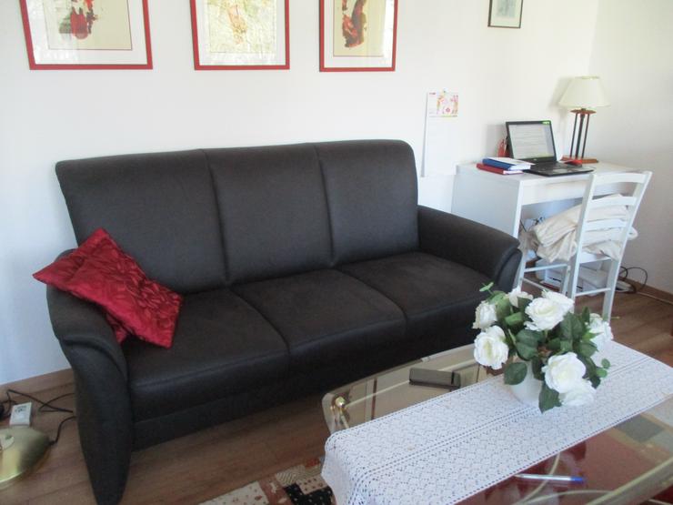 Bild 2: 3-sitzige Couch aus und ein Sessel  Microfaser