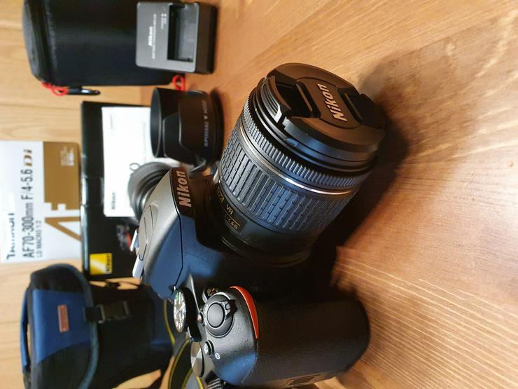 Nikon D3500 Spiegelreflexkamera mit umfangreichem Zubehör  - Digitale Spiegelreflexkameras - Bild 2