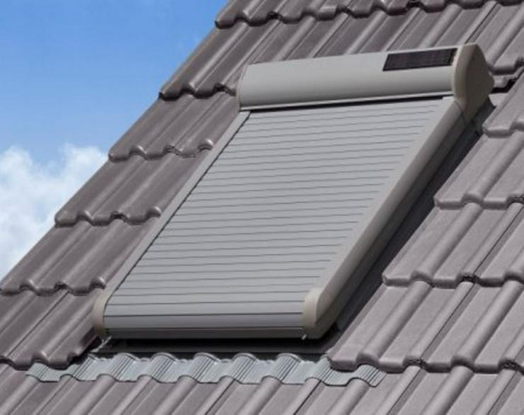 Bild 8: Dachfenster mit ALU-Rollladen Vollkunststoff-Dachfenster mit Dachfensterrollladen aus dt. Produktion