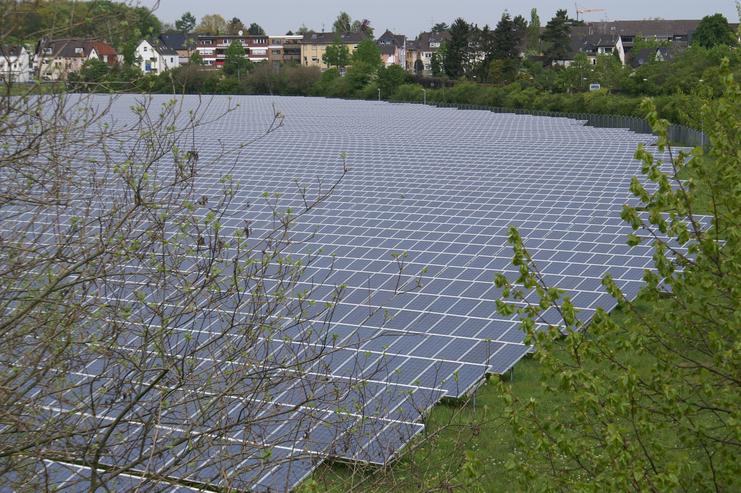 Freiflächen für Photovoltaik  Anlagen gesucht  !!