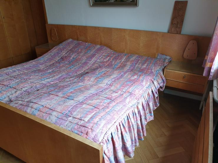 Bild 5: Schlafzimmer komplett, Holz Ahornart Doppelbett, Kleiderschrank