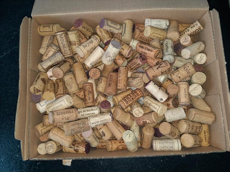 300 gebrauchte Weinkorken als Deko oder zum Basteln 
