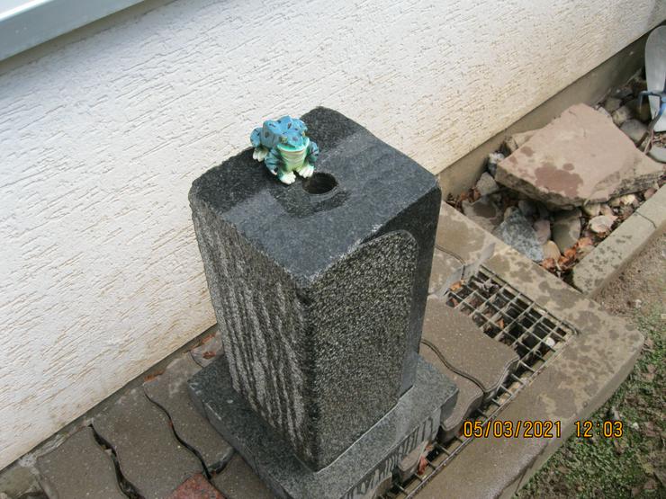 Bild 2: Quellstein(Granit)mit Zubehör