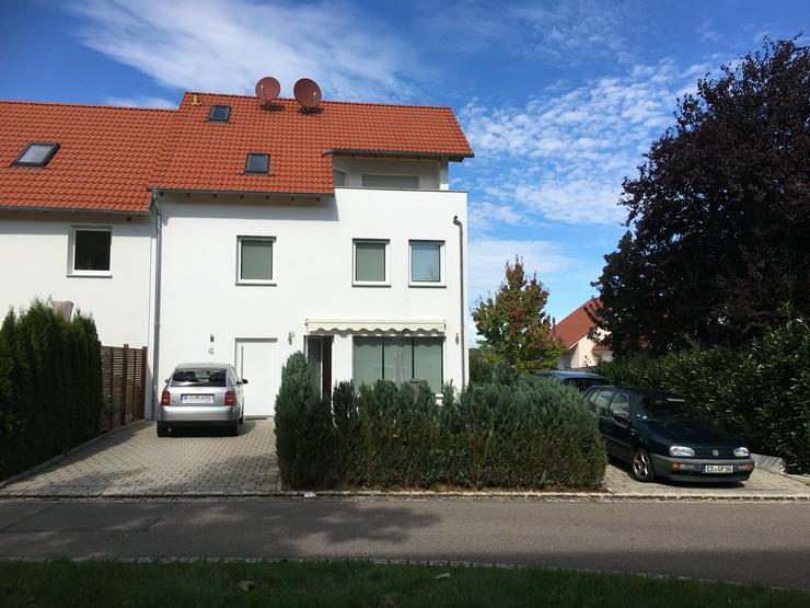 DHH in zentraler und ruhiger Lage in Nürtingen mit viel Platz für die große Familie - Gewerbeimmobilie kaufen - Bild 1