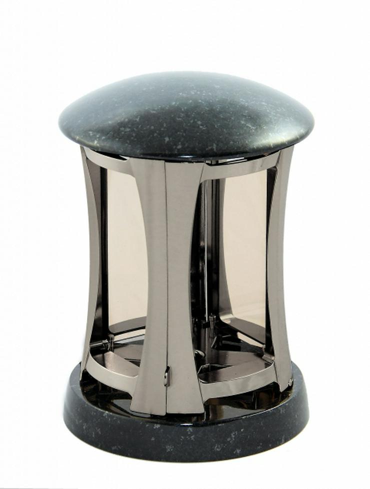 Grablampe silbergrau mit Granit schwarz Grablaterne Grablicht