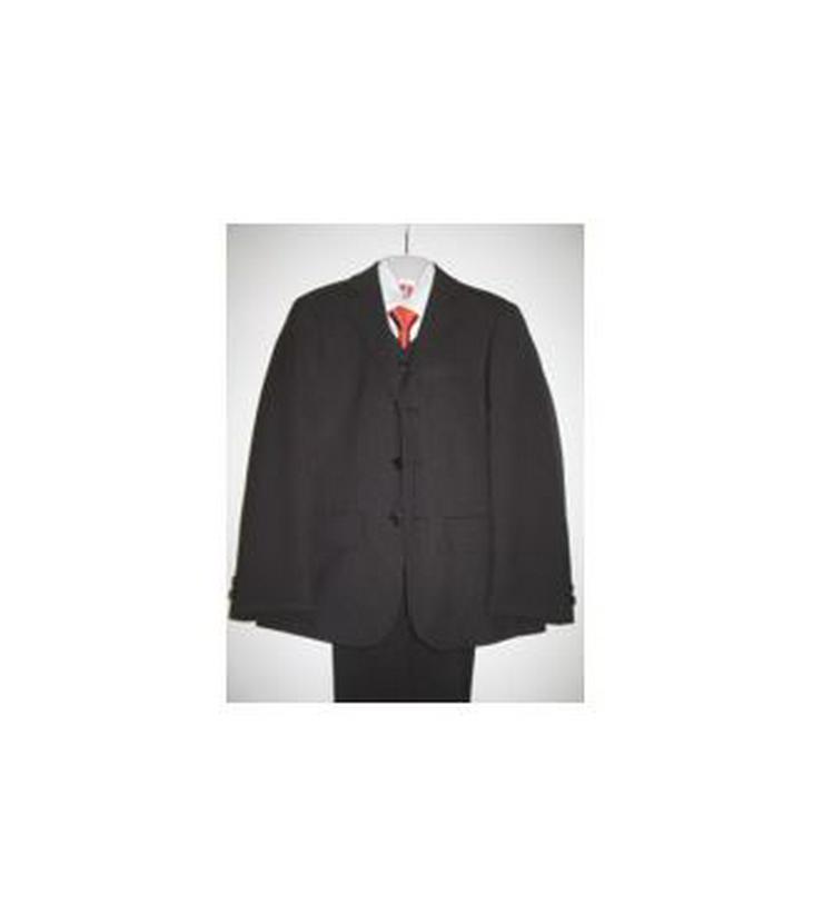 Bild 1: Kommunionanzug Gr. 128 / Schwarzer Anzug mit Nadelstreifen