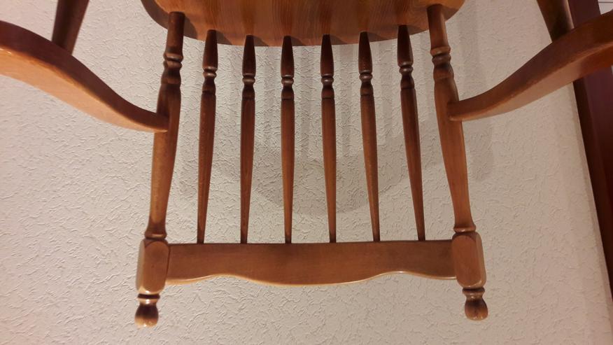 Bild 3: 2 Lehnstühle aus Massivholz mit abnehmbaren Sitzpolstern Stühle mit Armlehnen